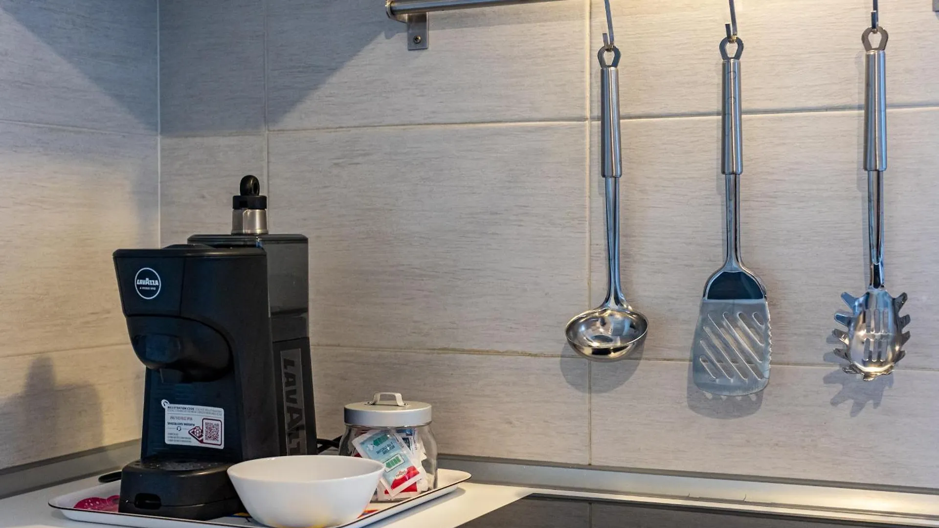 Ottoboni Apartment, 4 Persone, Balcone, Wi-Fi, Stazione Tiburtina Roma 0*,
