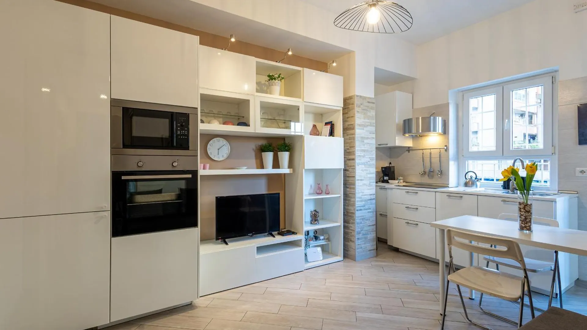 Ottoboni Apartment, 4 Persone, Balcone, Wi-Fi, Stazione Tiburtina Roma